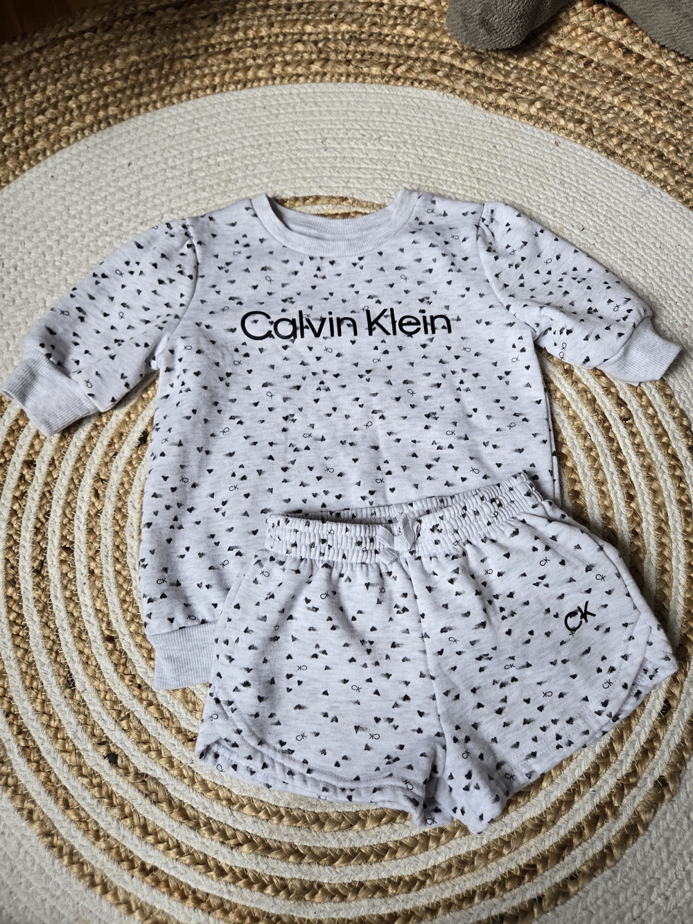 Calvin Klein Kids Light Gray & Black Logo Heart Print Comfy Sweats